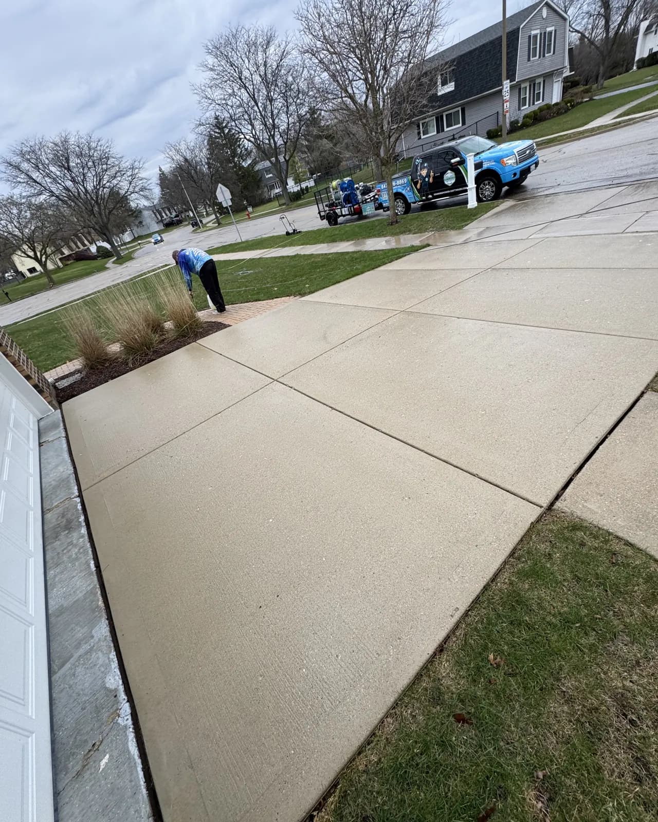 Cleaning a driveway